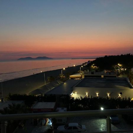 Corazon Guest House Вльора Екстер'єр фото