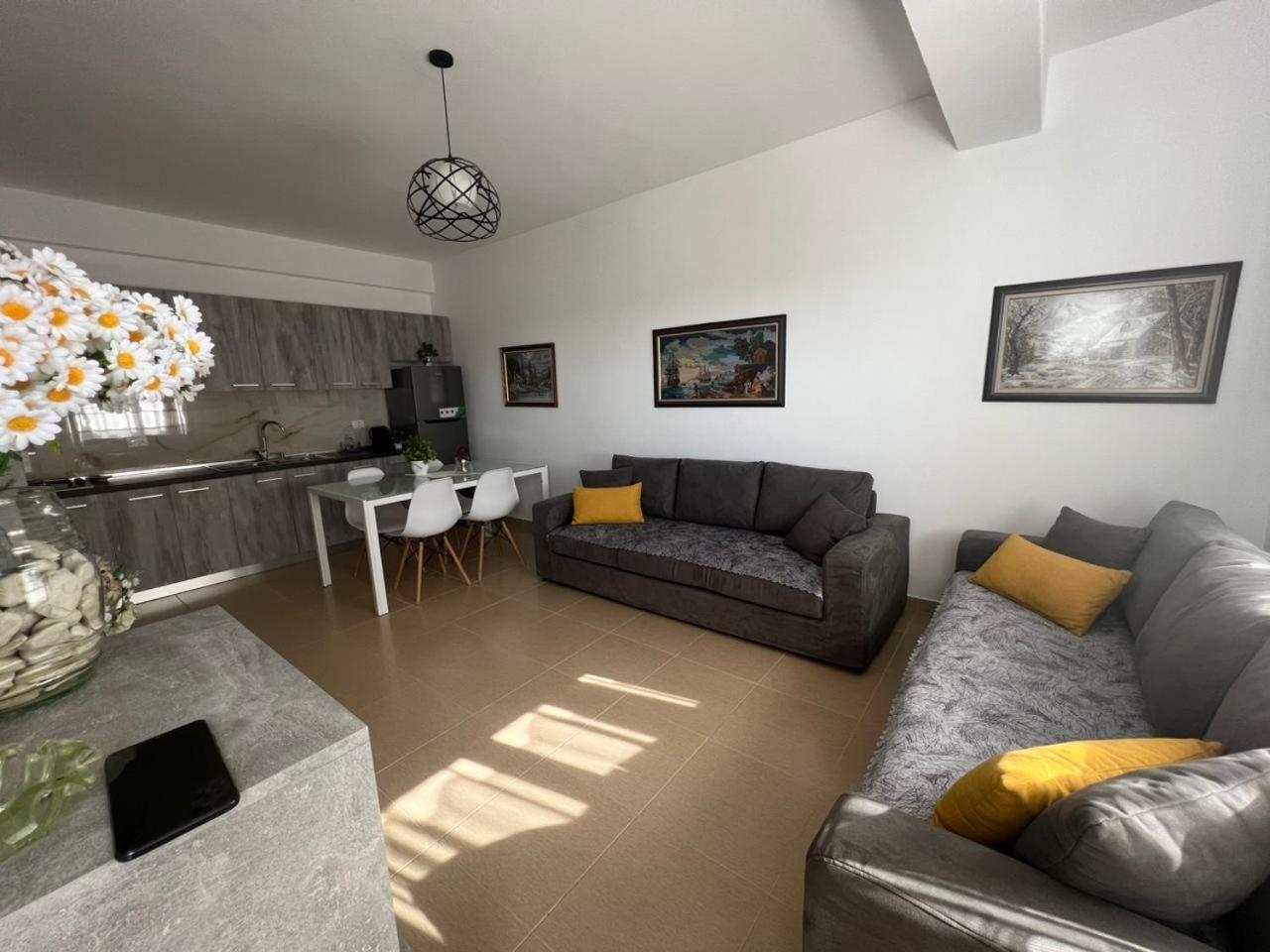 Corazon Guest House Вльора Екстер'єр фото
