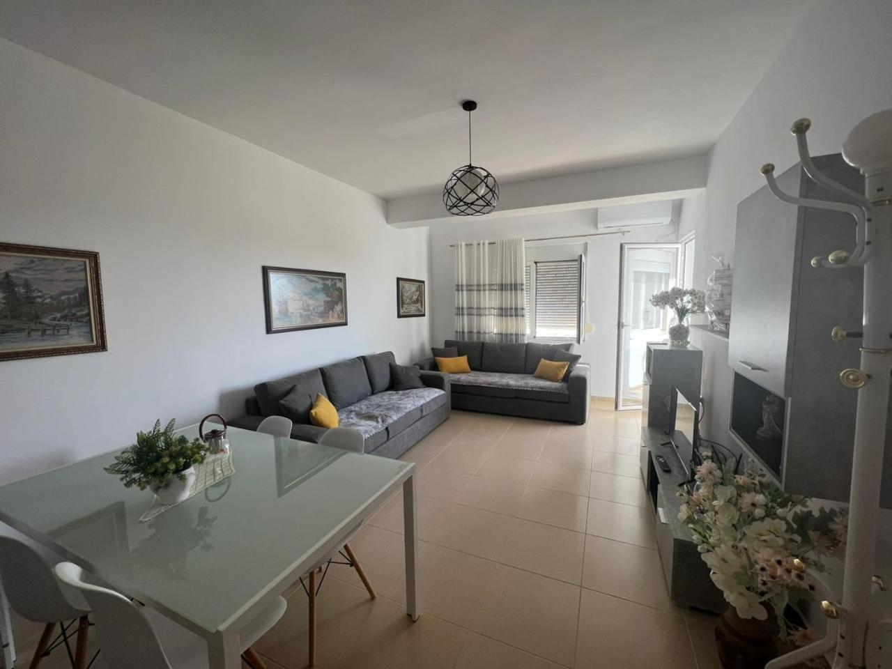 Corazon Guest House Вльора Екстер'єр фото