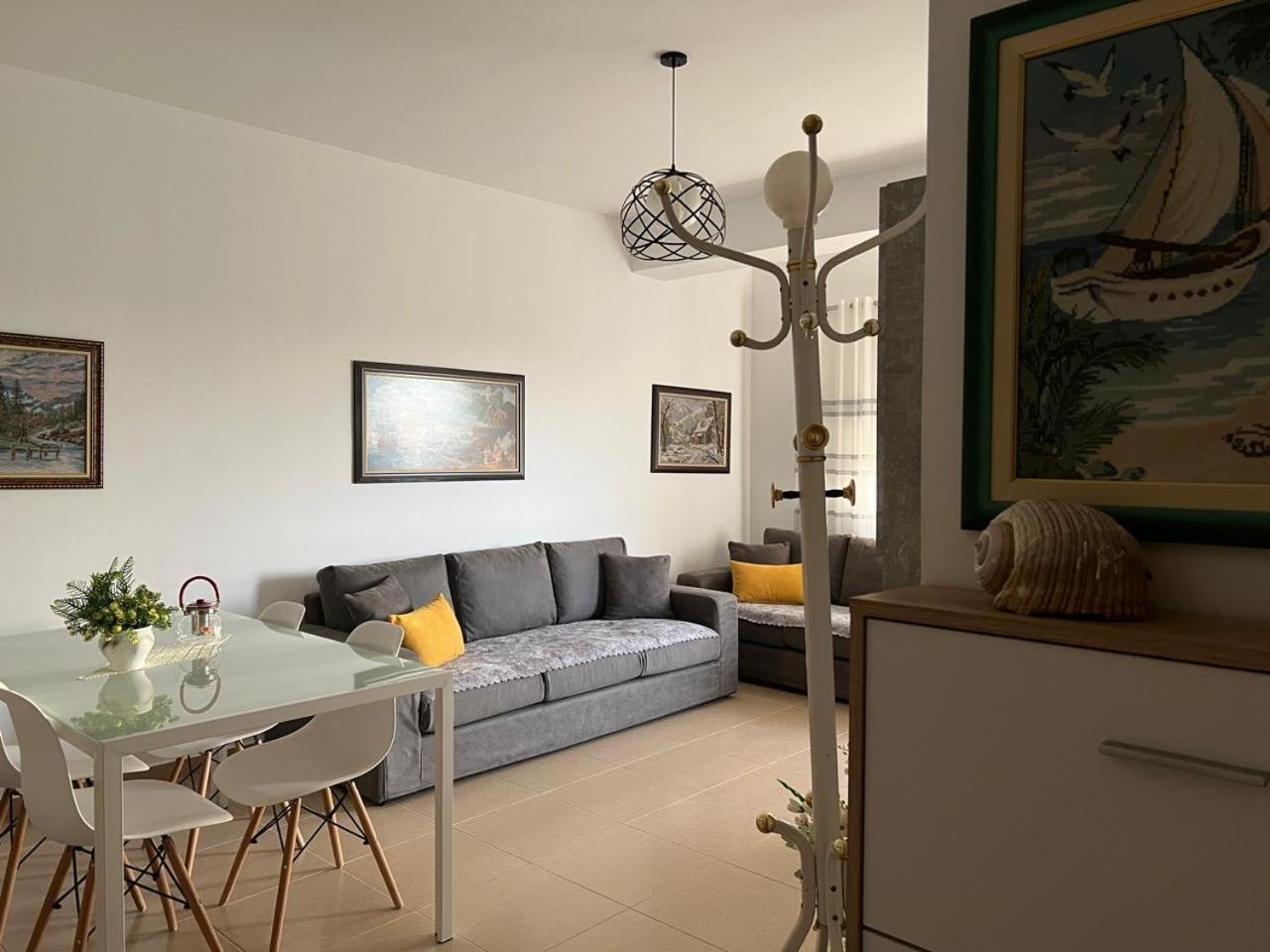 Corazon Guest House Вльора Екстер'єр фото