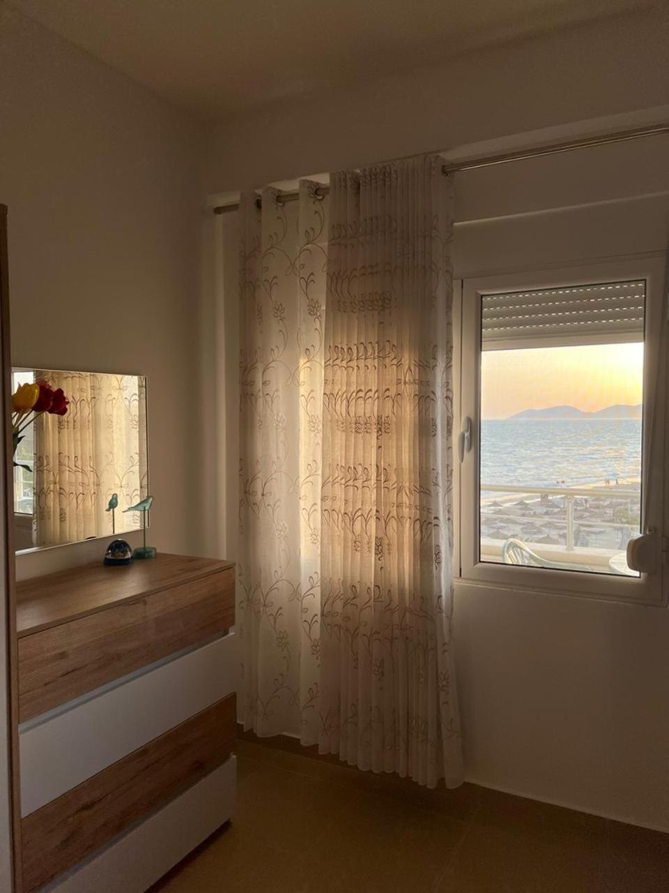 Corazon Guest House Вльора Екстер'єр фото